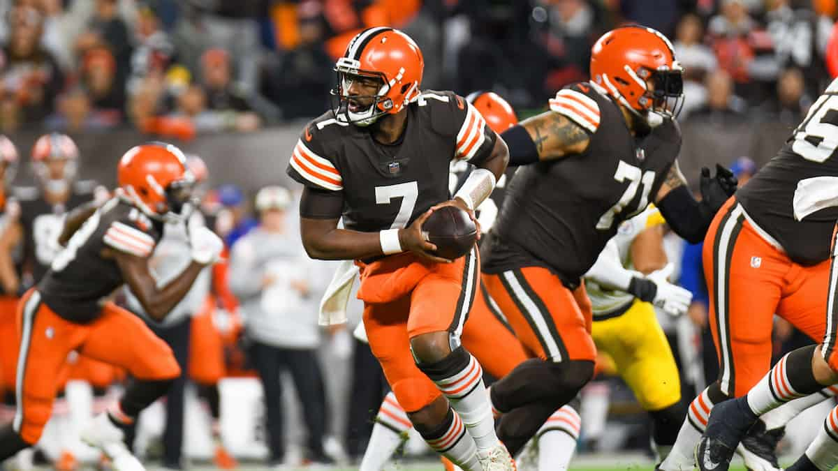 Browns: Myles Garrett gets another rookie LT vs. Chargers