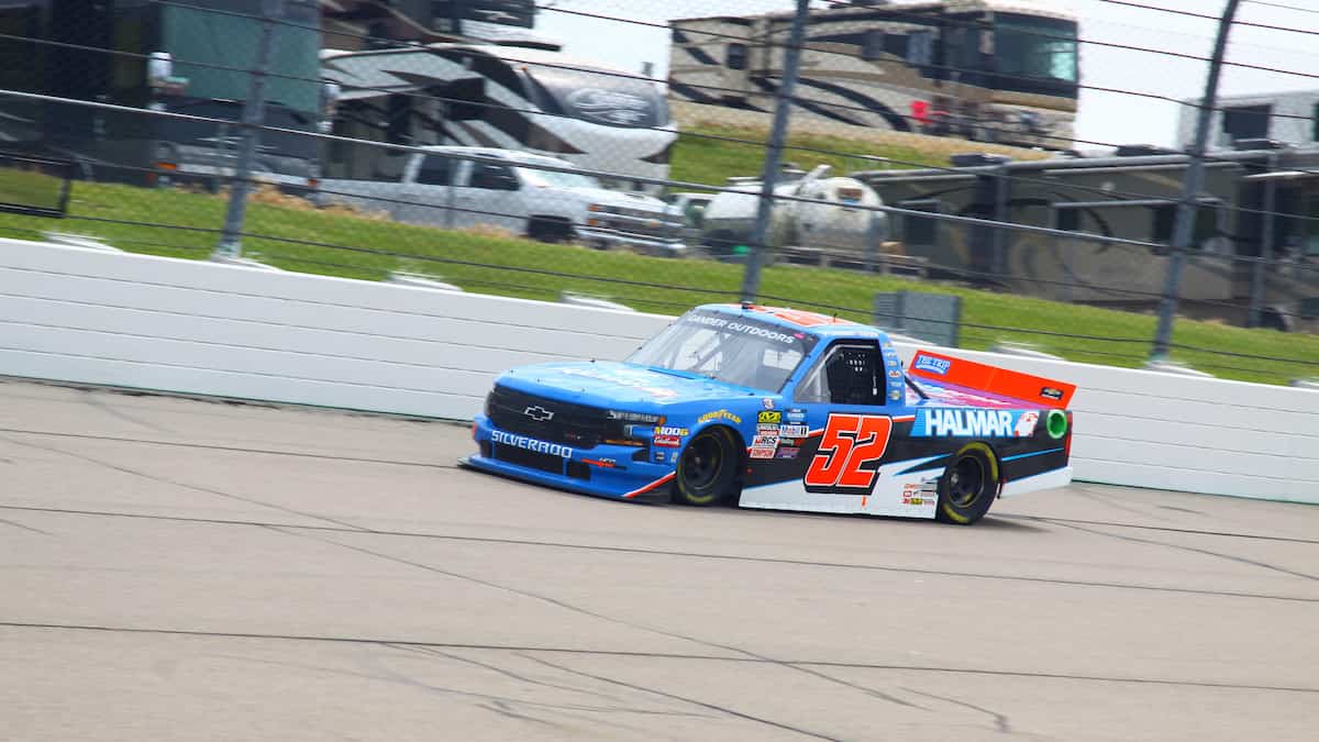 Pintys Truck Race on Dirt Predictions, Picks and Odds