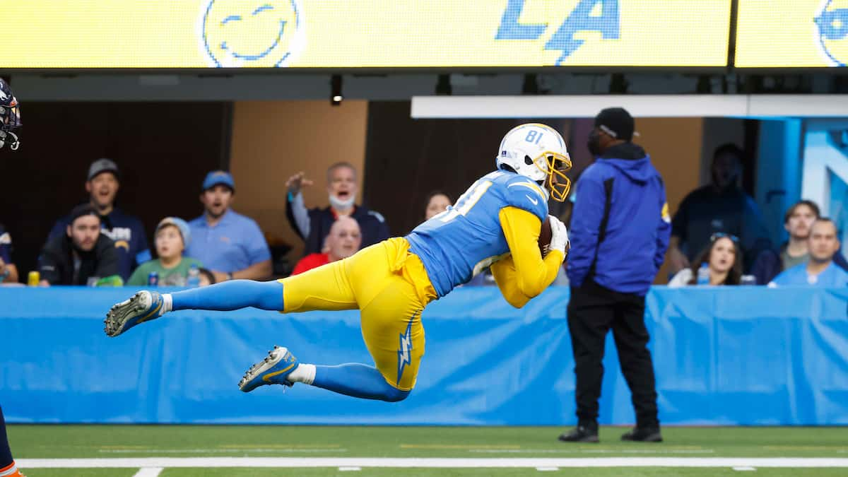 Chargers vs. Raiders Week 18 Game Preview: By The Numbers - Bolts