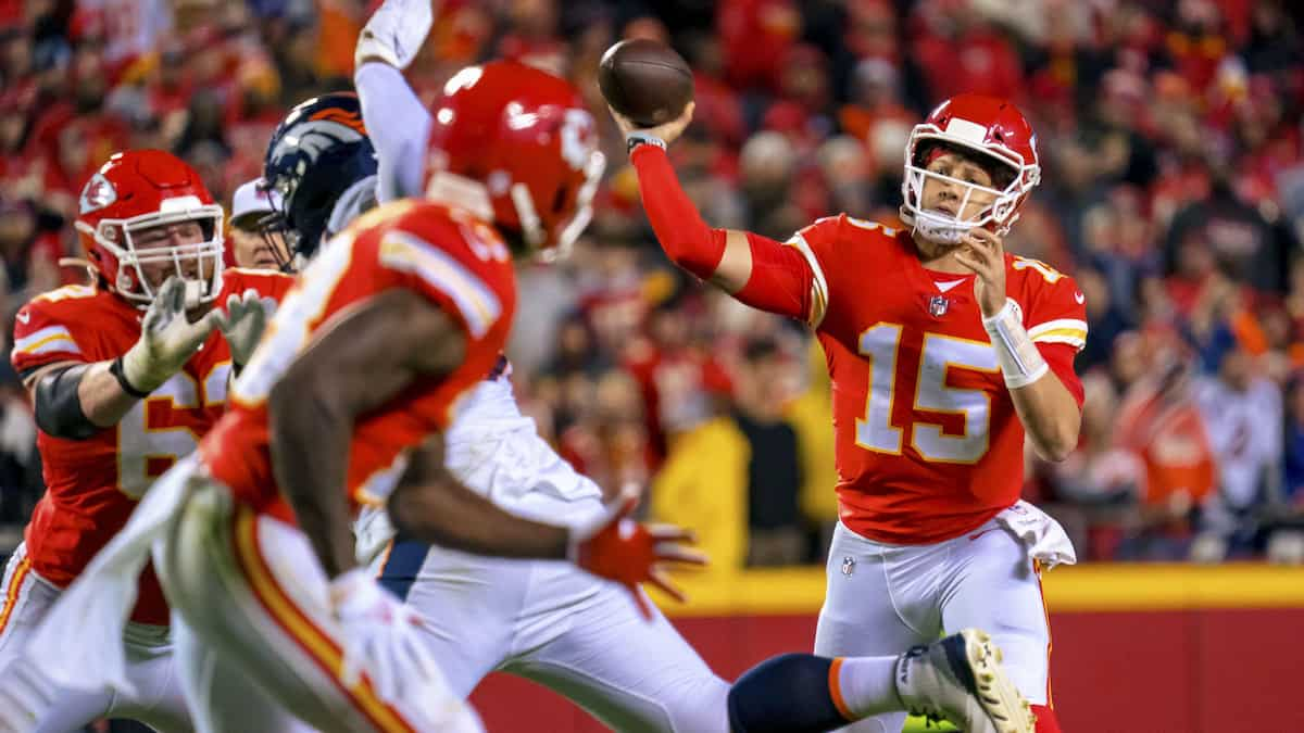 Raiders vs Chiefs Same Game Parlay: Player Props for Travis Kelce