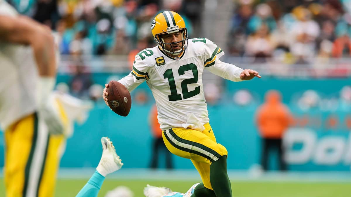 Lions at Packers odds, picks: Point spread, total, player props