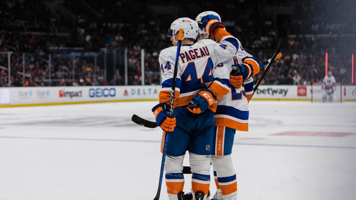 Islanders earn 1st win in new arena, beat New Jersey 4-2 Arizona News -  Bally Sports