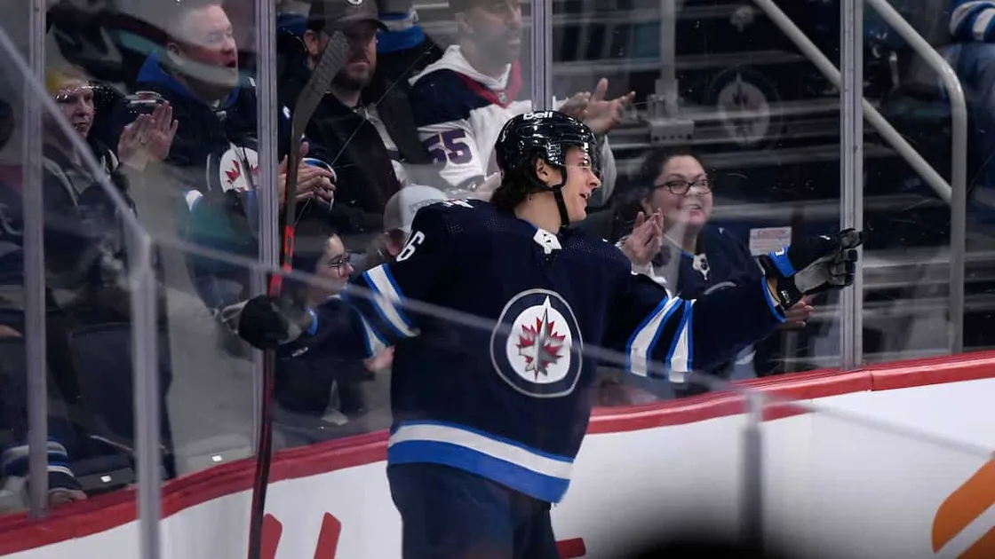 Avalanche closing in on Jets in division standings after X-X rout