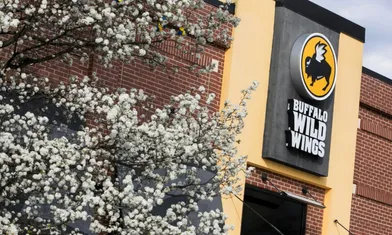 Buffalo Wild Wings and MGM Partner to Offer Sports Betting