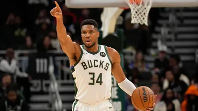 NBA Player Props and Best Bets: Giannis Antetokounmpo & More Picks for Monday, November 3